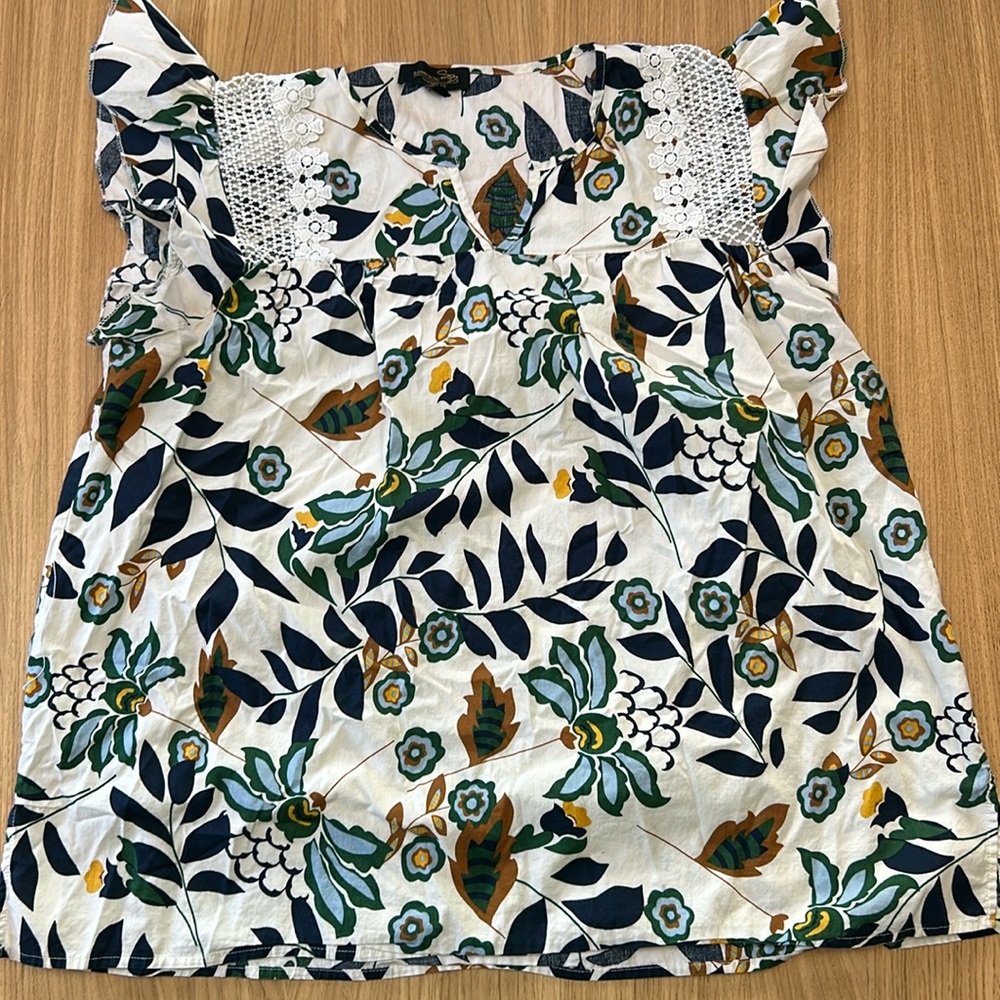 Women’s floral tank top/T-shirt